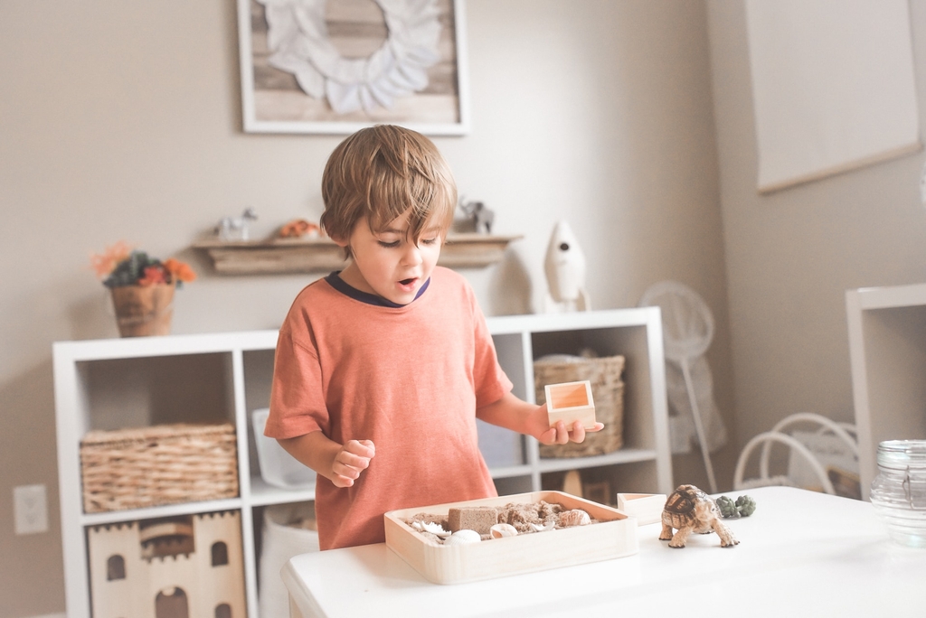 Comment aménager un coin jeu Montessori pour bébé - Sunrise by Emma