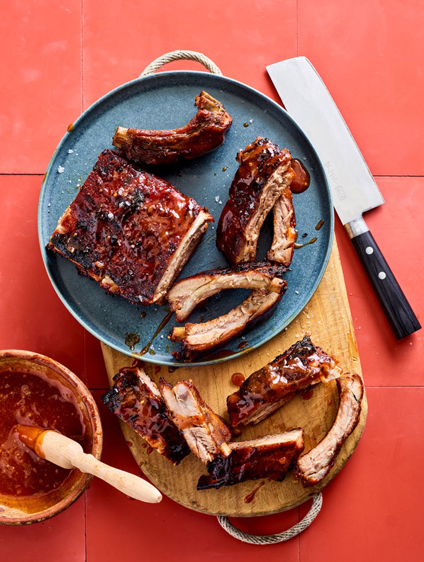 Pork ribs with BBQ sauce and peach salad