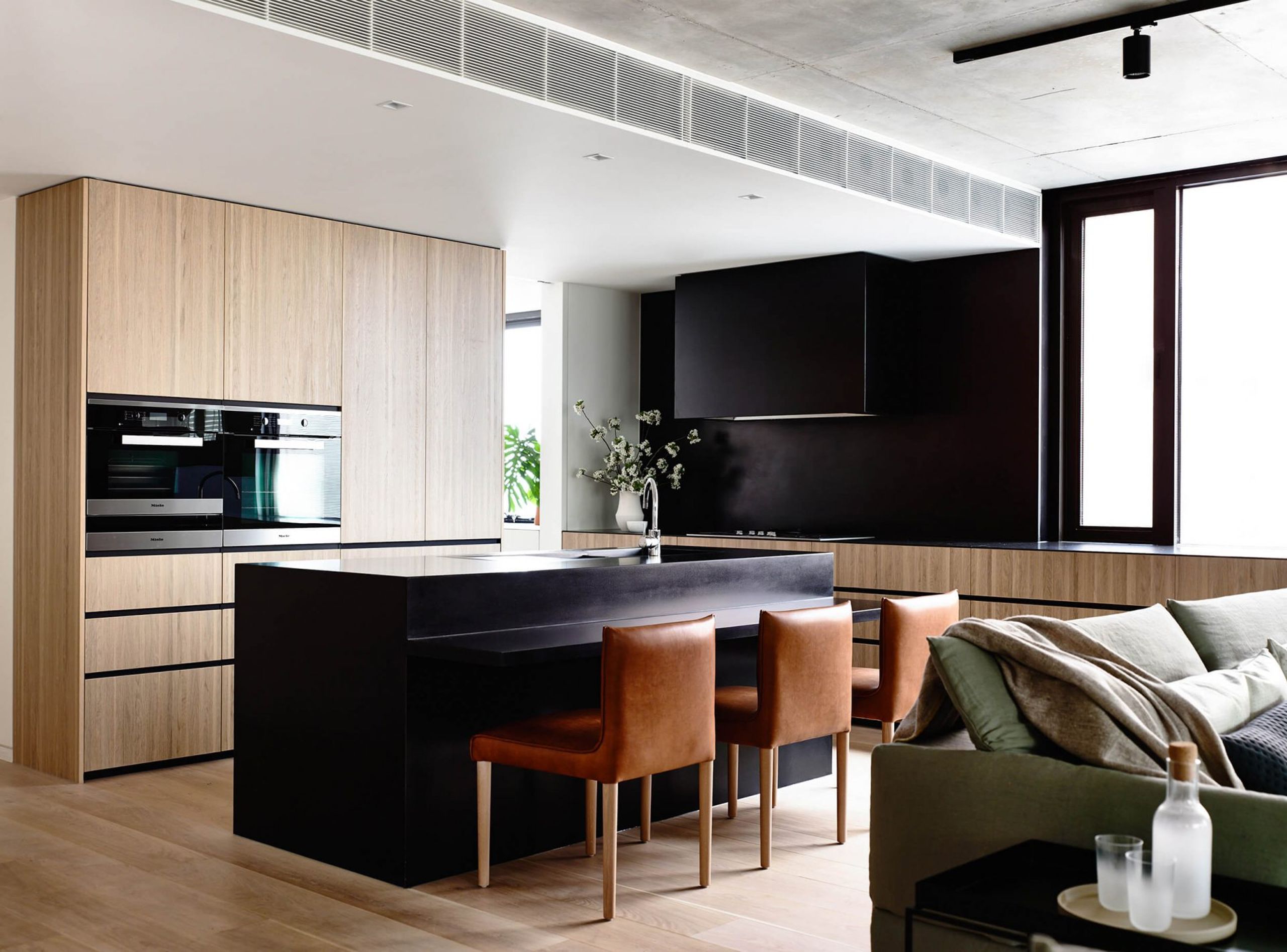 From Open Entertaining to Hidden Appliances: Luxury Kitchen Design in 2017