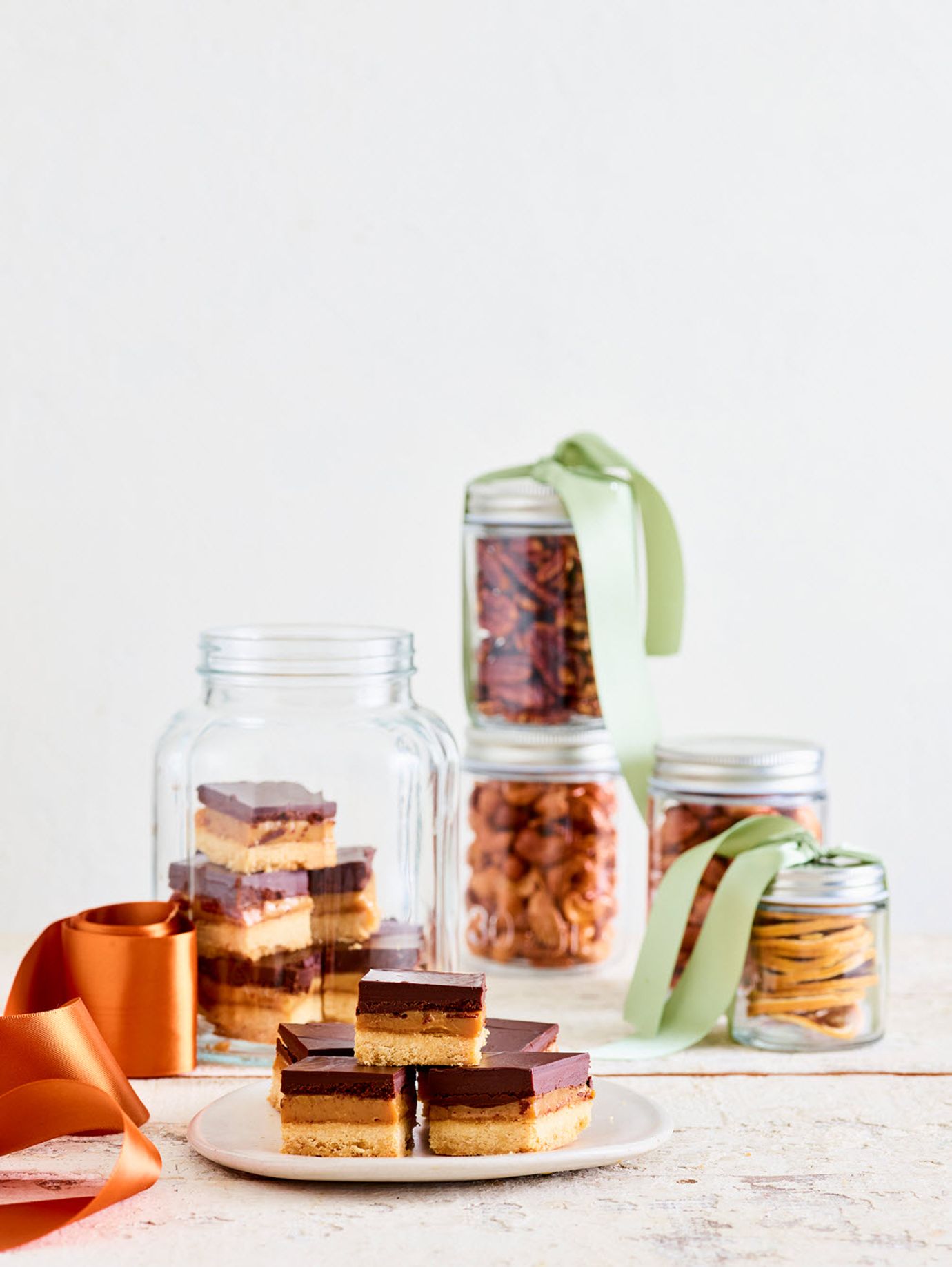 Chocolate caramel slice