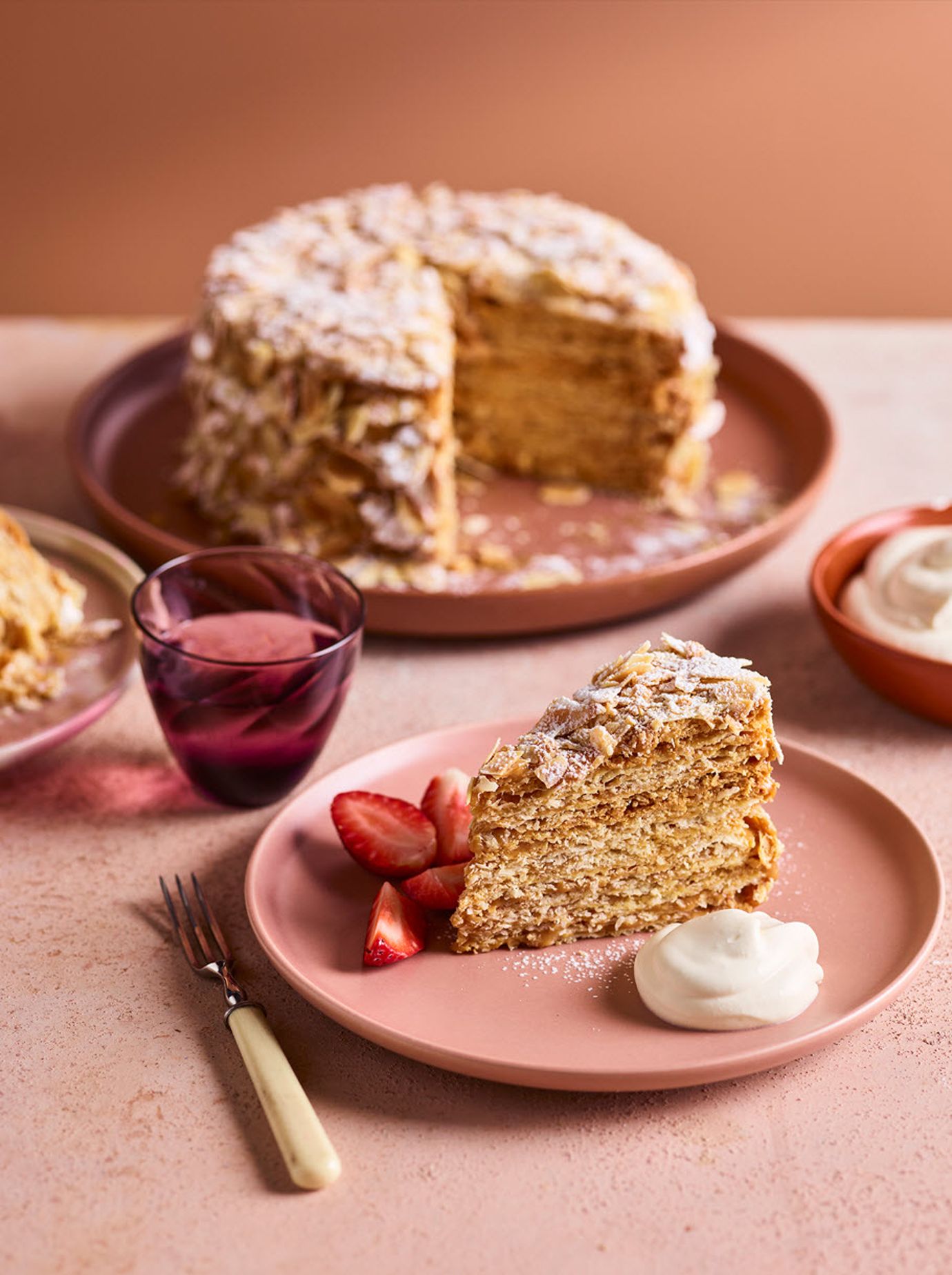 Dulce de leche mil hojas (thousand-layer cake)