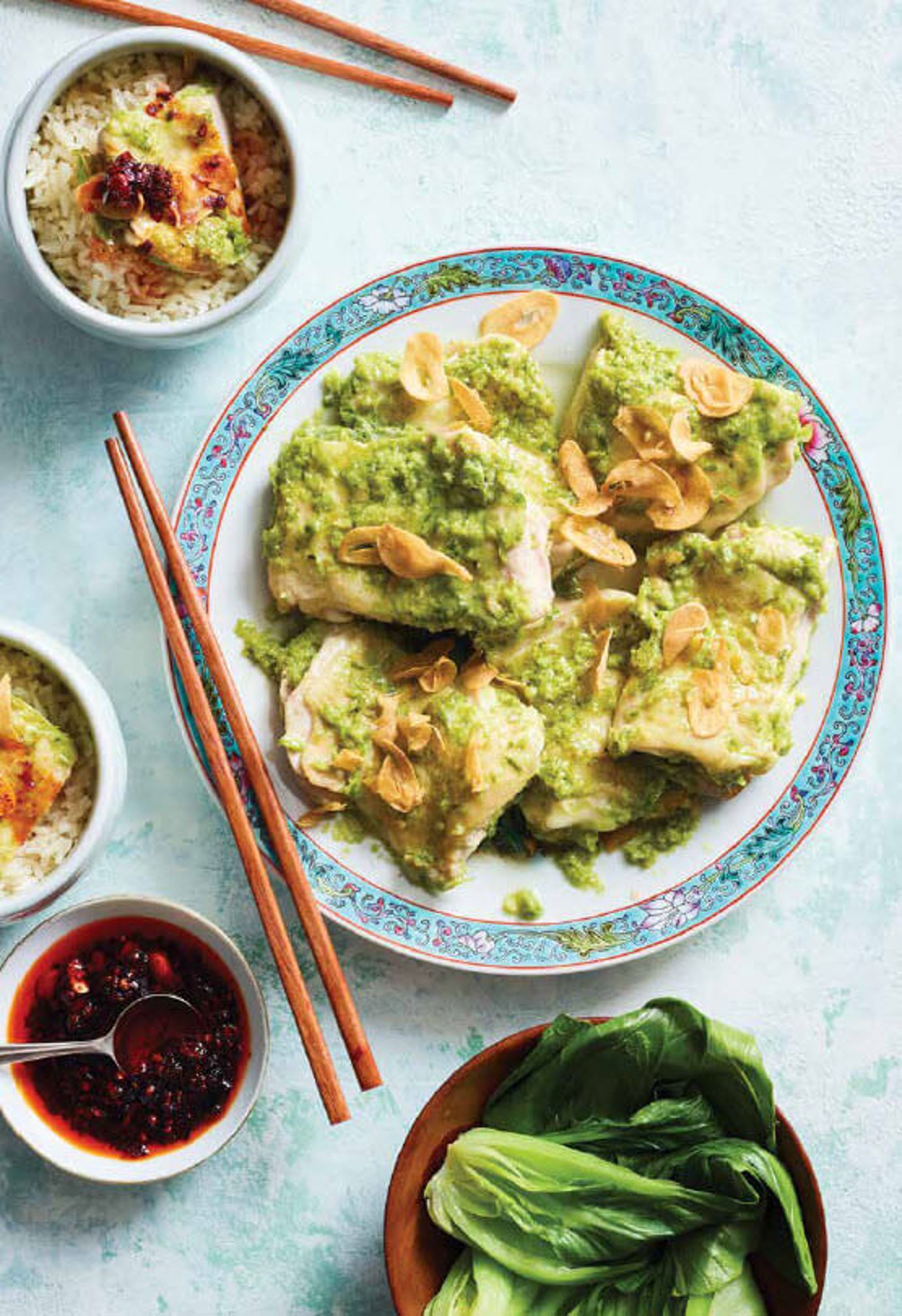 Chicken rice with fried garlic, spring onion and ginger sauce