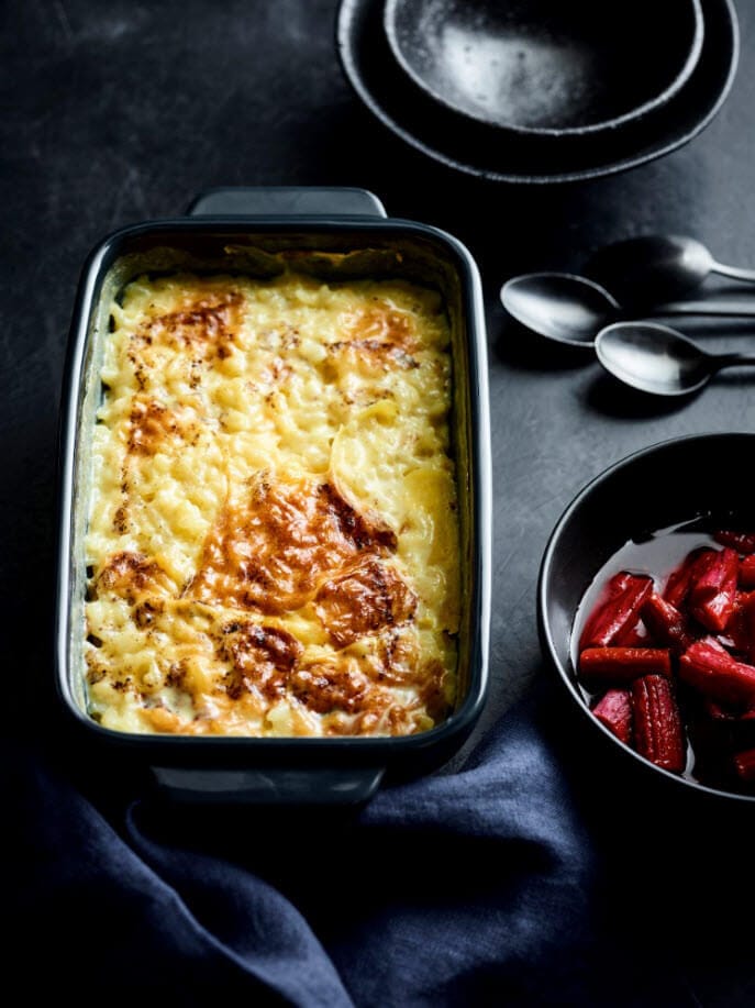 Creamy rice pudding with rhubarb and orange compote