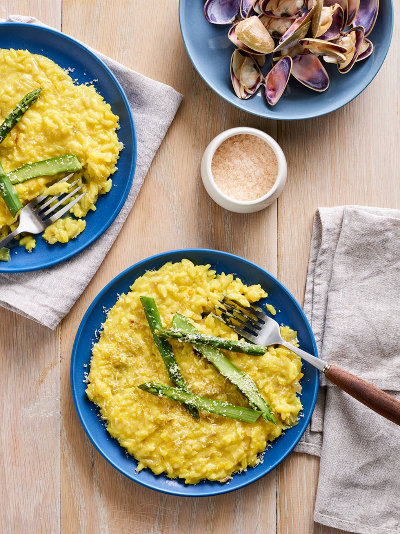 Saffron risotto with asparagus