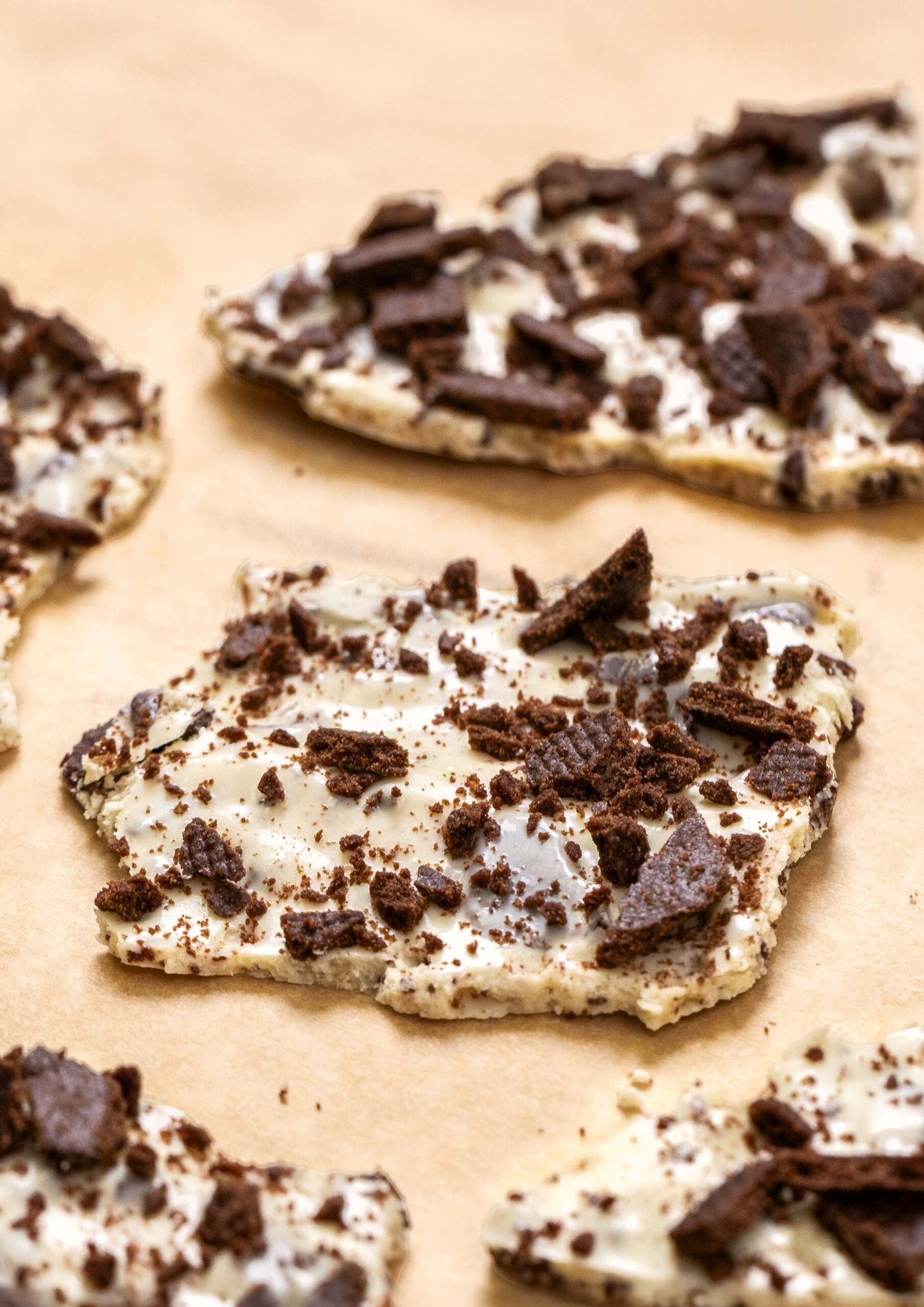 Cookies and cream bark