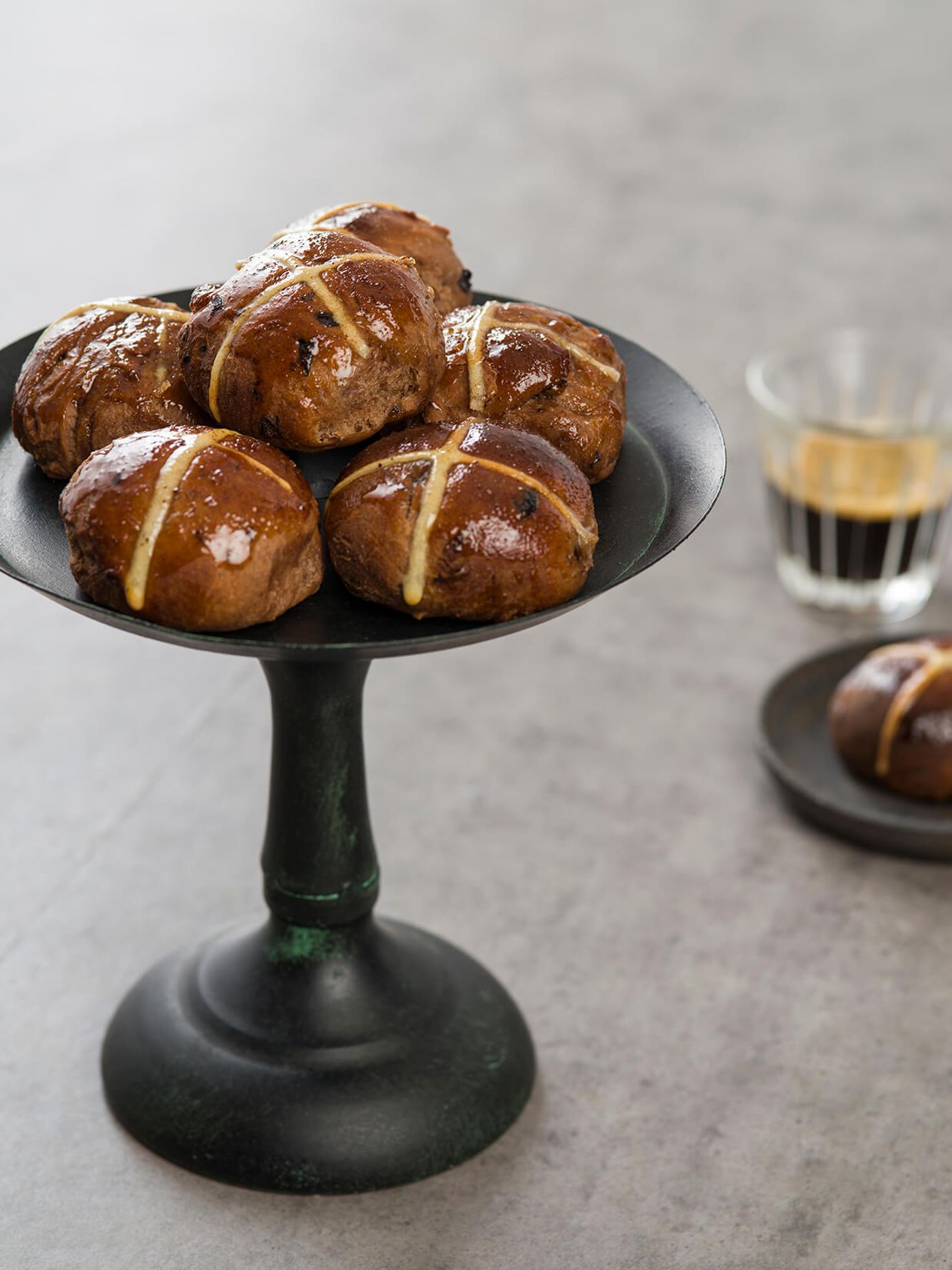 Mini chocolate hot cross buns
