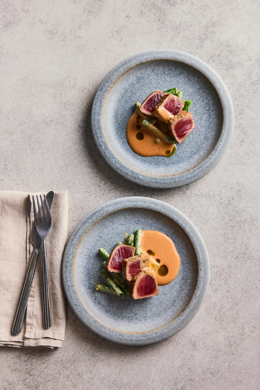 Pan-seared tuna with anchovy dressing, tomato hollandaise and black olive oil_0081.jpg