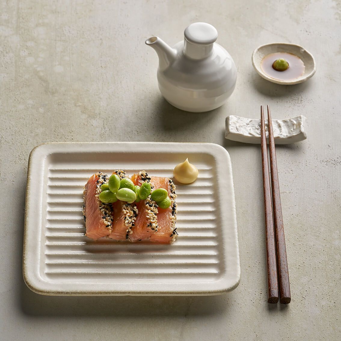 Salmon tataki, sesame, edamame and soy