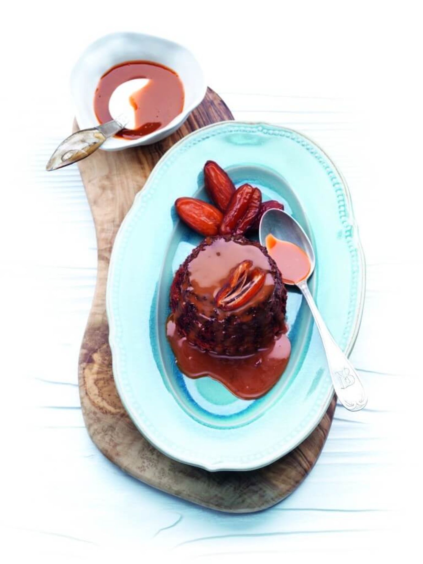 Sticky date puddings with caramel sauce