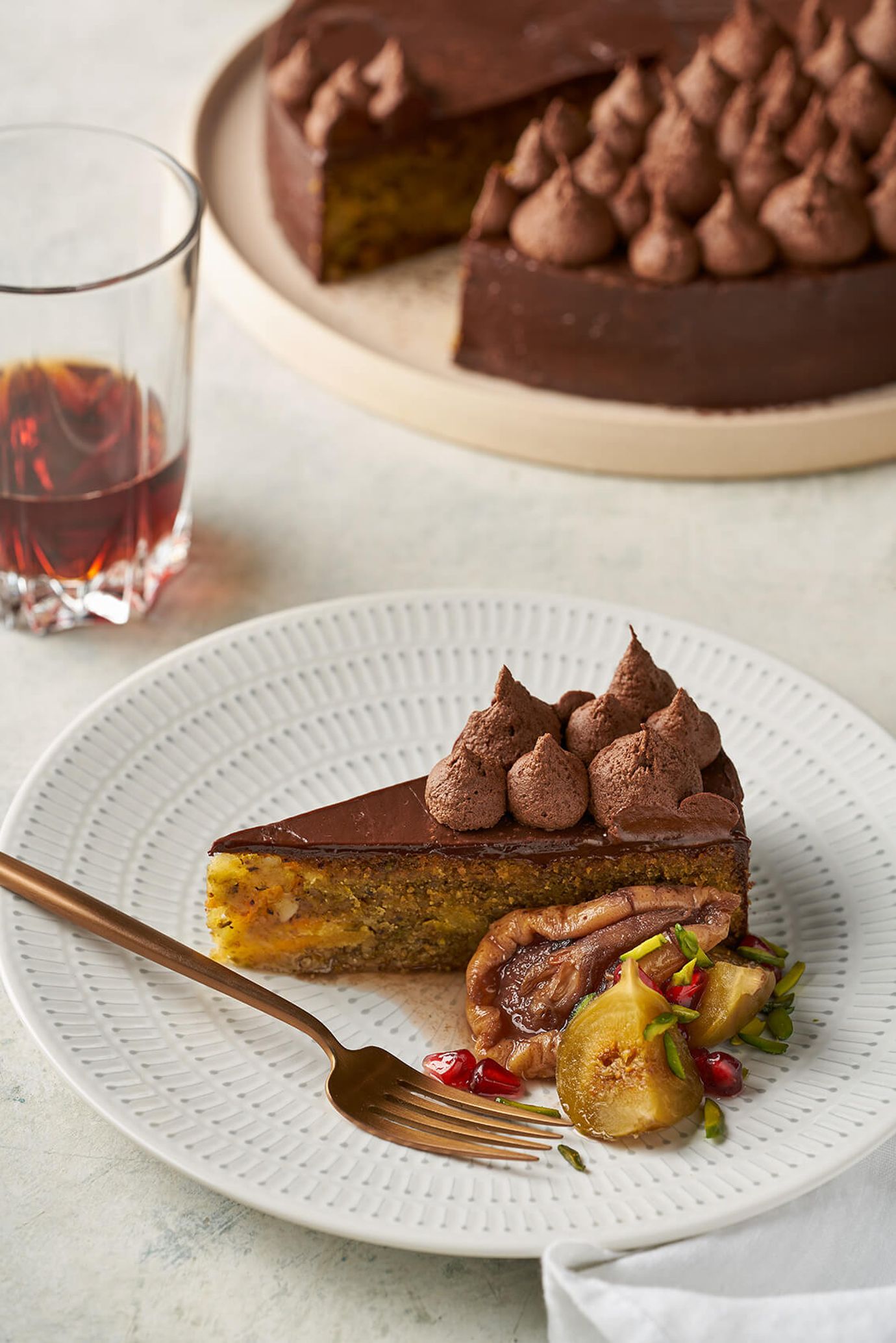 Apricot pistachio cake