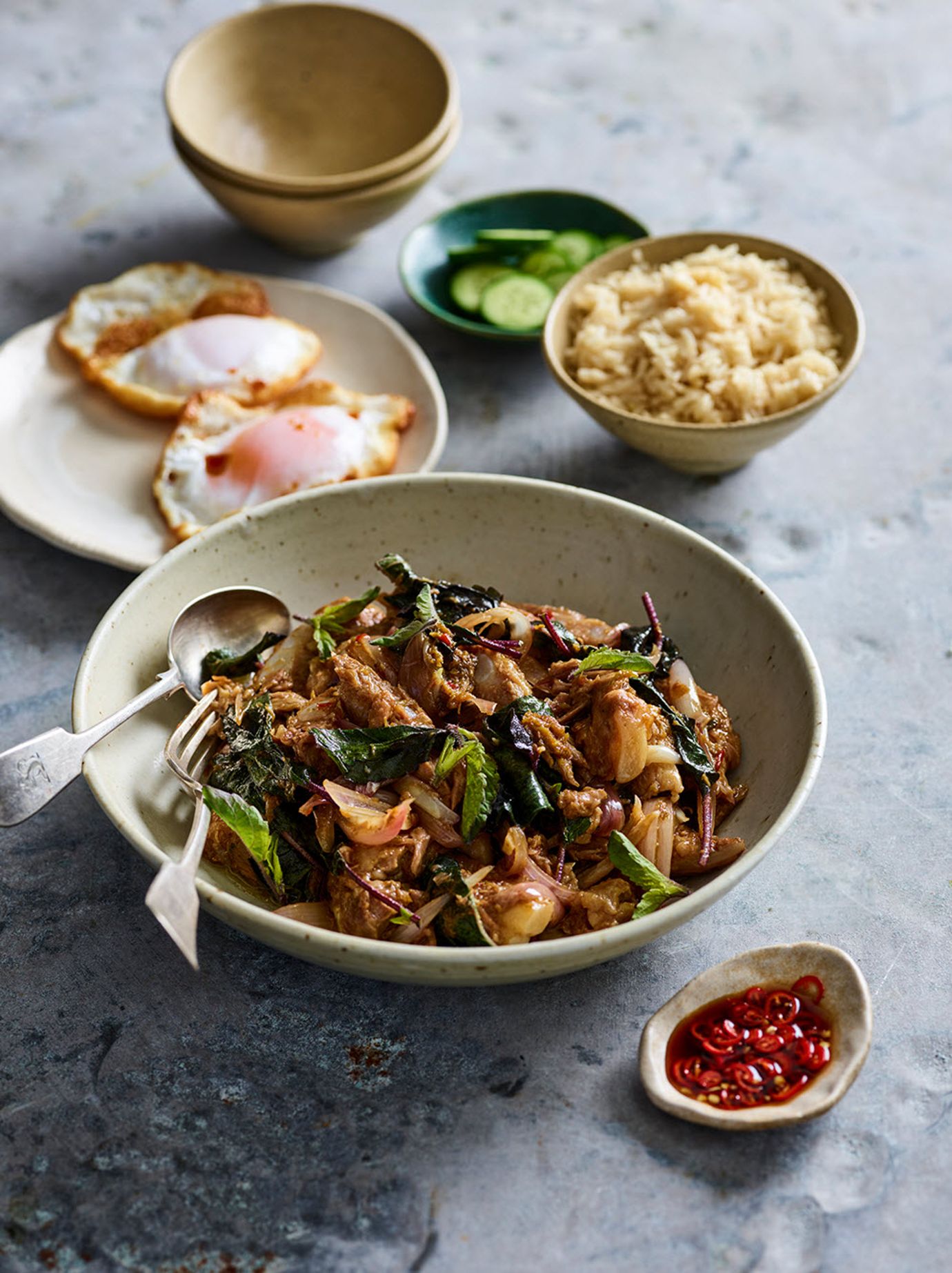 Padt grapao with pork soft bones