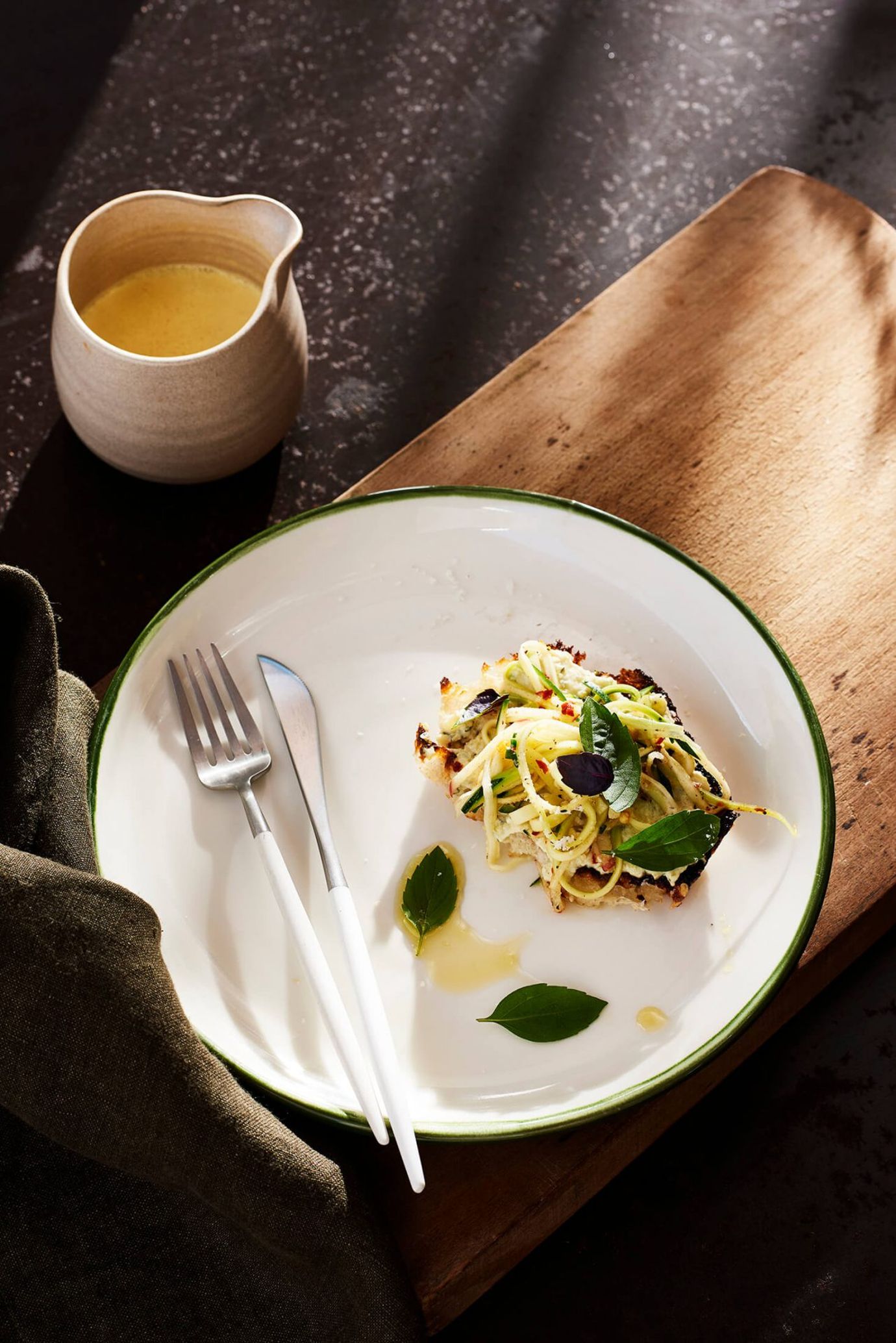 Zucchini tartines with warm mustard sauce