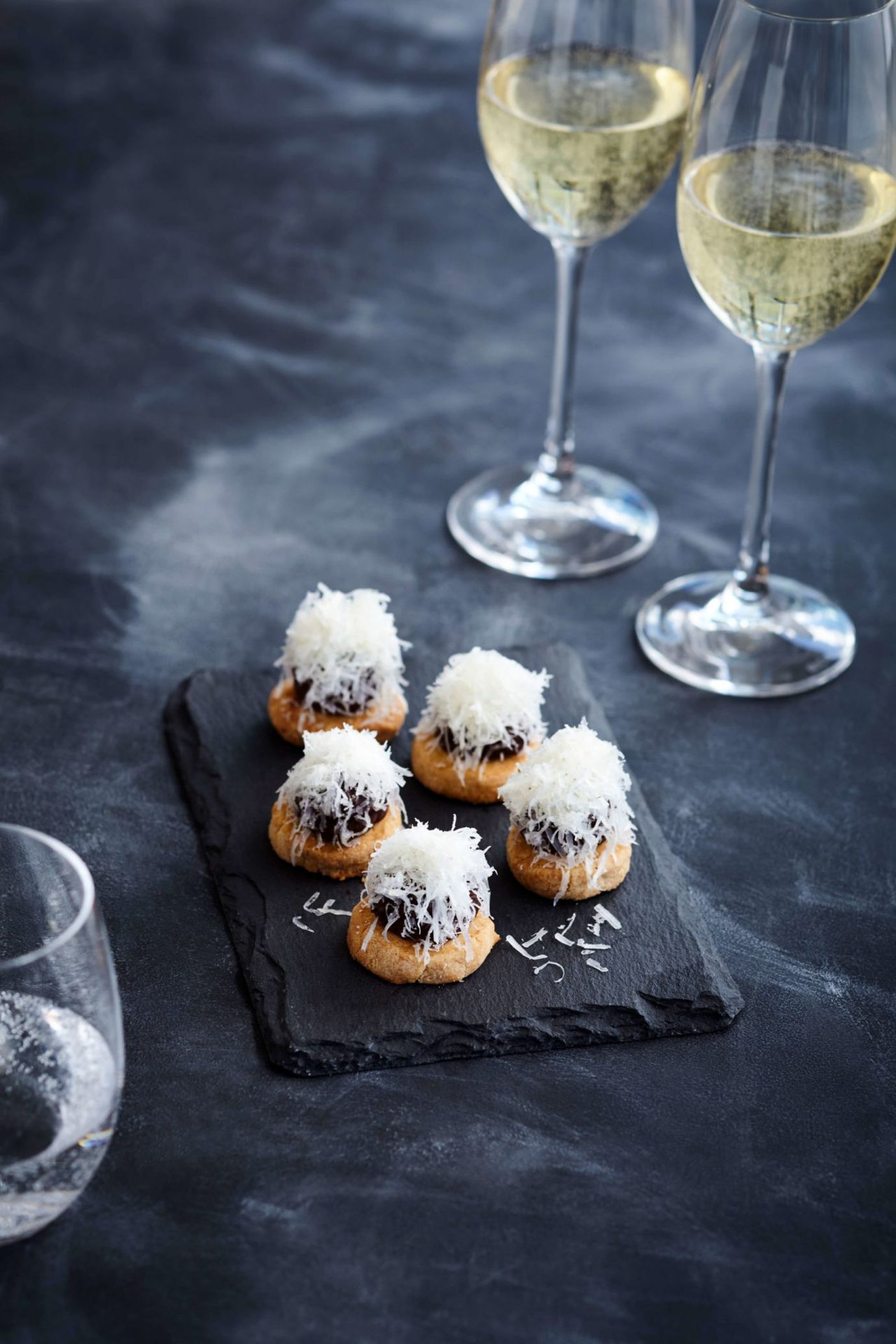 Shortbread, chocolate and manchego