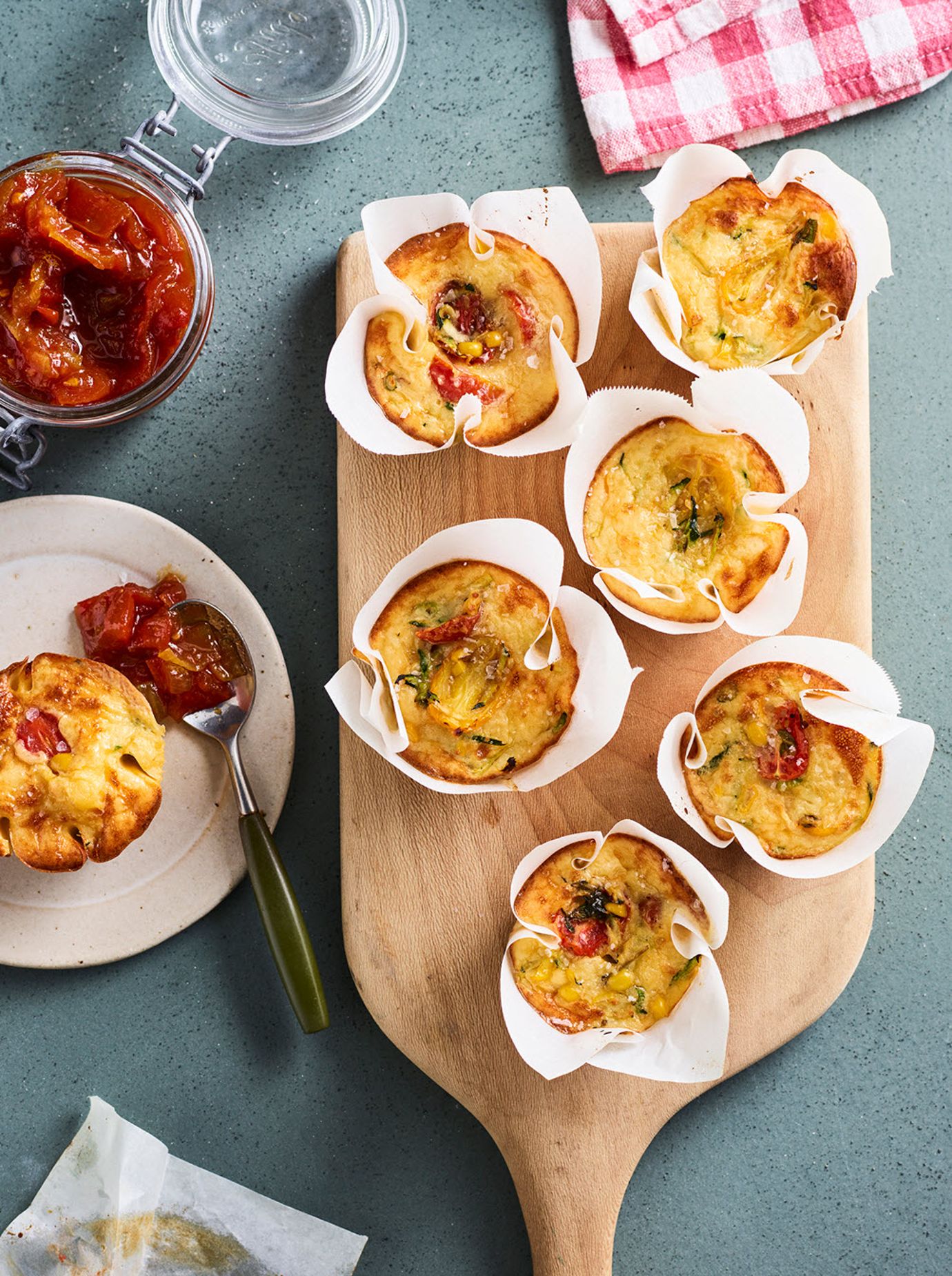 Picnic frittatas with tomato, zucchini and corn with tomato relish