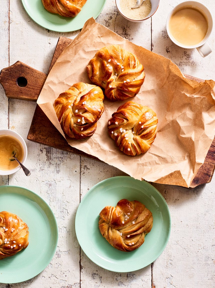 Cardamom buns