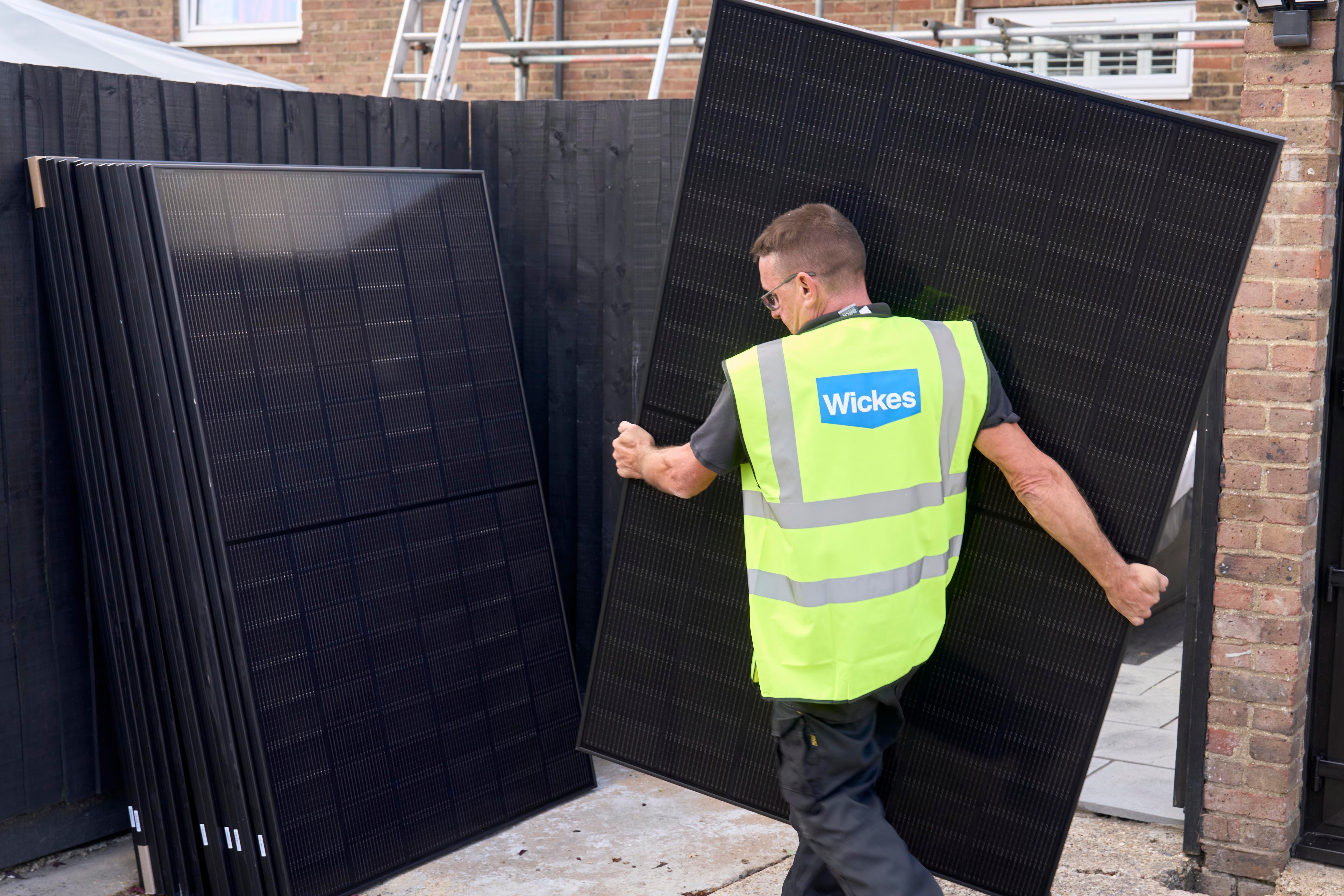 Wickes_Solar_Fast_Stacey_White_Installation_IST7808.jpg