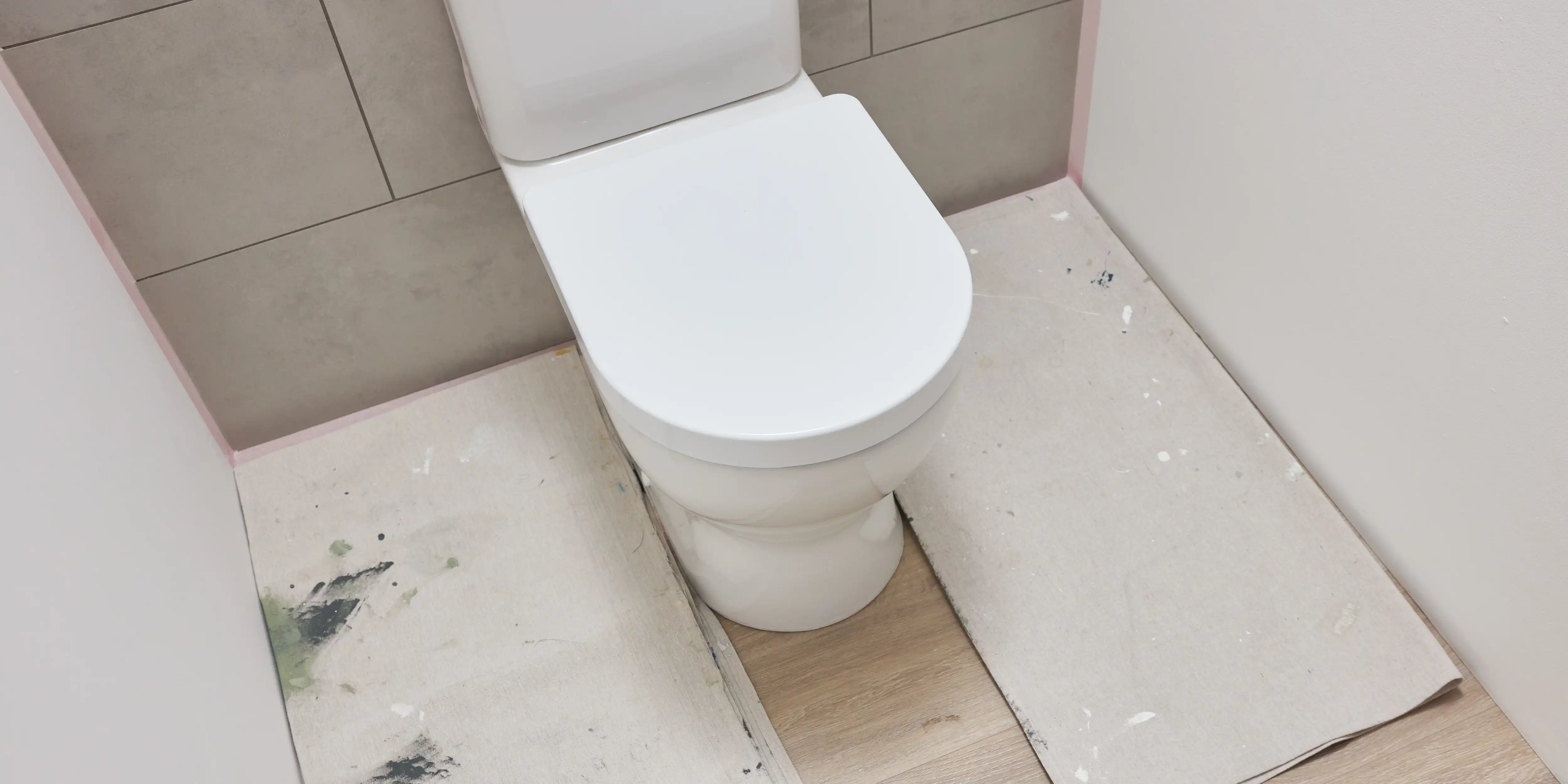 wickes-bathroom-paint-bathroom-tiles-1.webp