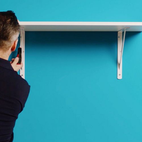 How-to-Decorating-hub-Put-up-a-shelf.jpg