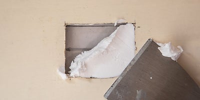 18.How-To-Repair-Walls-Small-Hole-11.jpeg