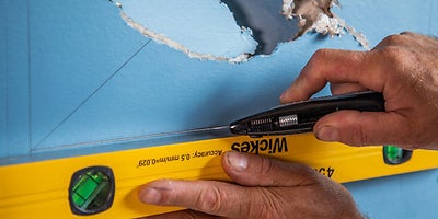 25.How-To-Repair-Walls-Large-Hole-6.jpeg