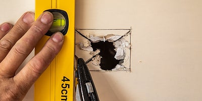 13.How-To-Repair-Walls-Small-Hole-6.jpeg