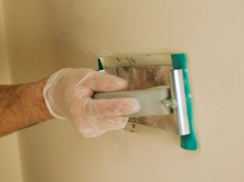 wickes-home-maintenance-how-to-plaster-wall-17.webp
