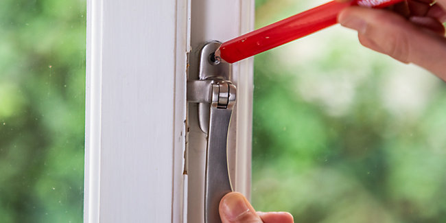 14.How-To-Change-Door-Window-Furniture-Casement-Fastener-2.jpeg