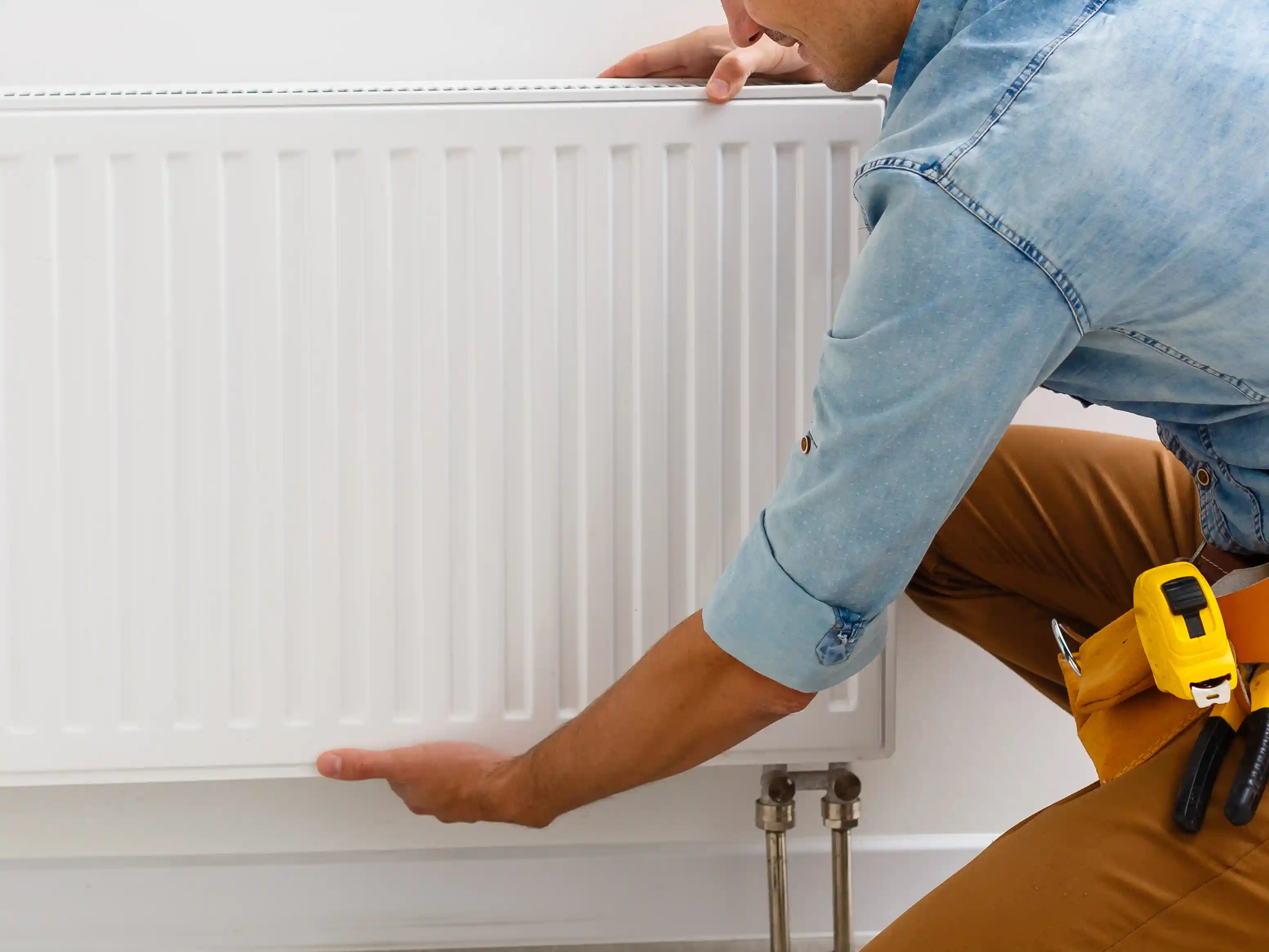 wickes-home-maintenance-bleed-radiator-5.webp