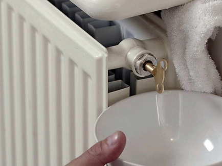 wickes-decorating-paint-radiator-9.webp