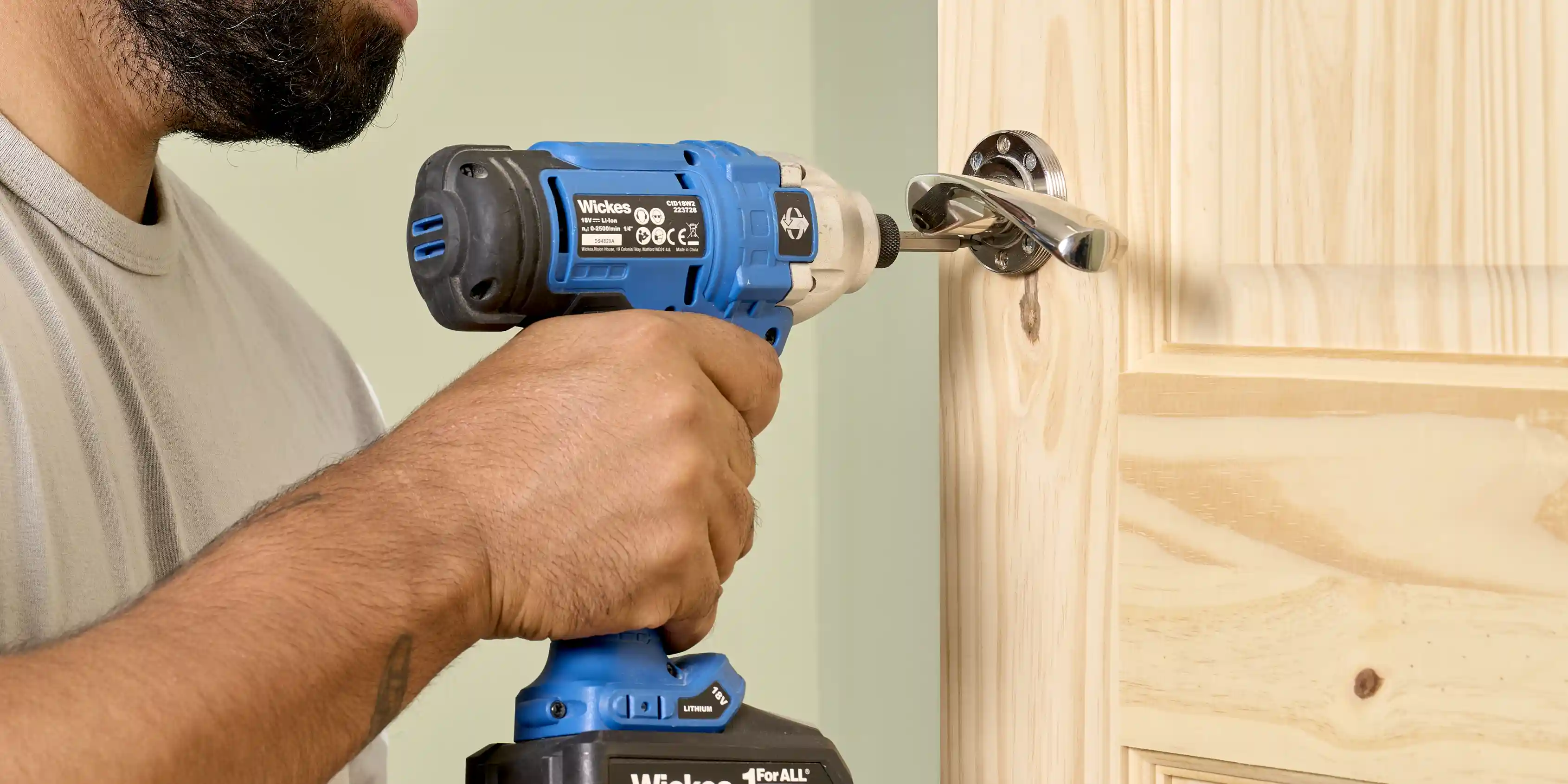 wickes-home-maintenance-fixing-door-handles-11.webp