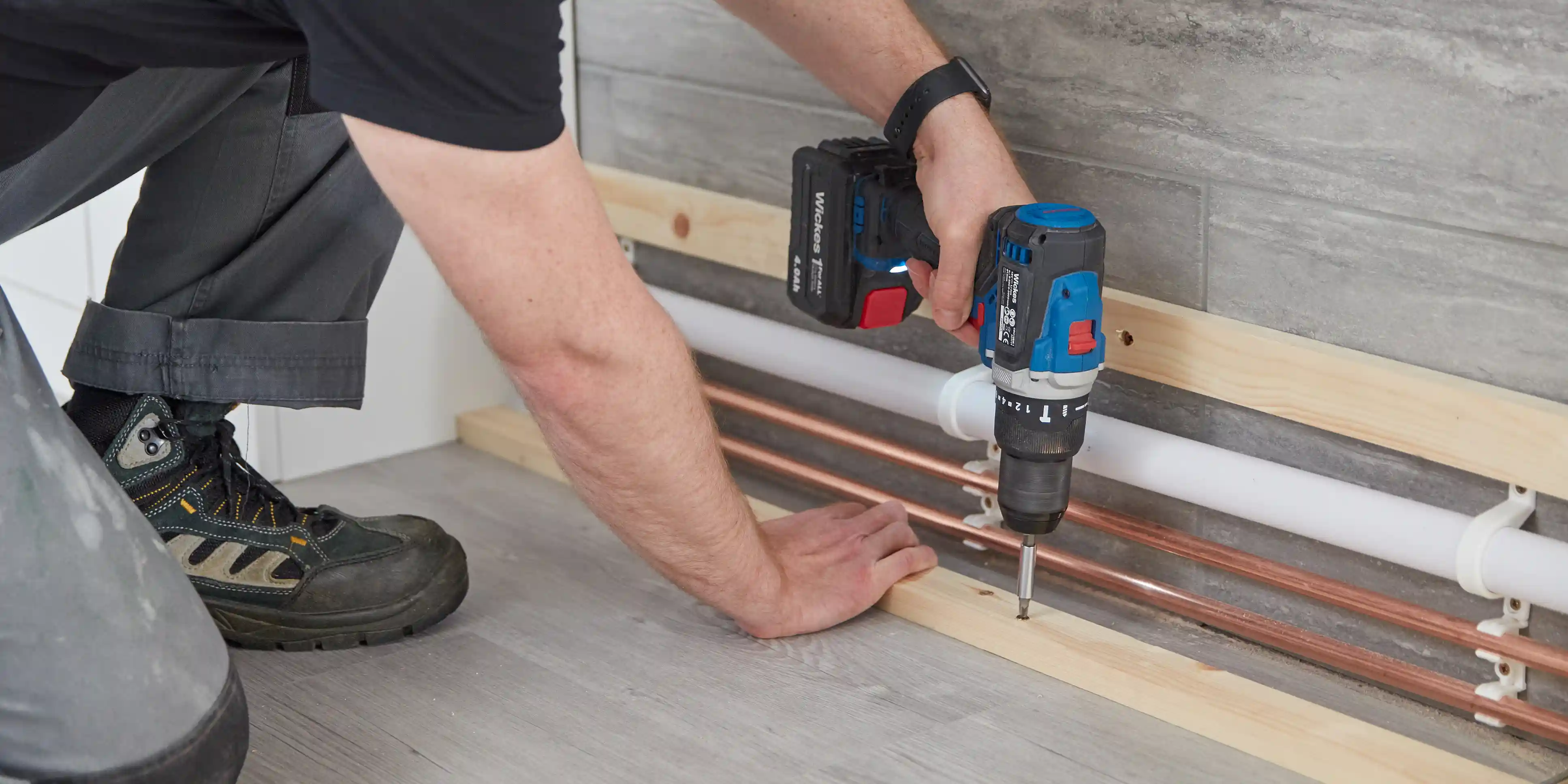 wickes-plumbing-box-in-pipes-10.webp