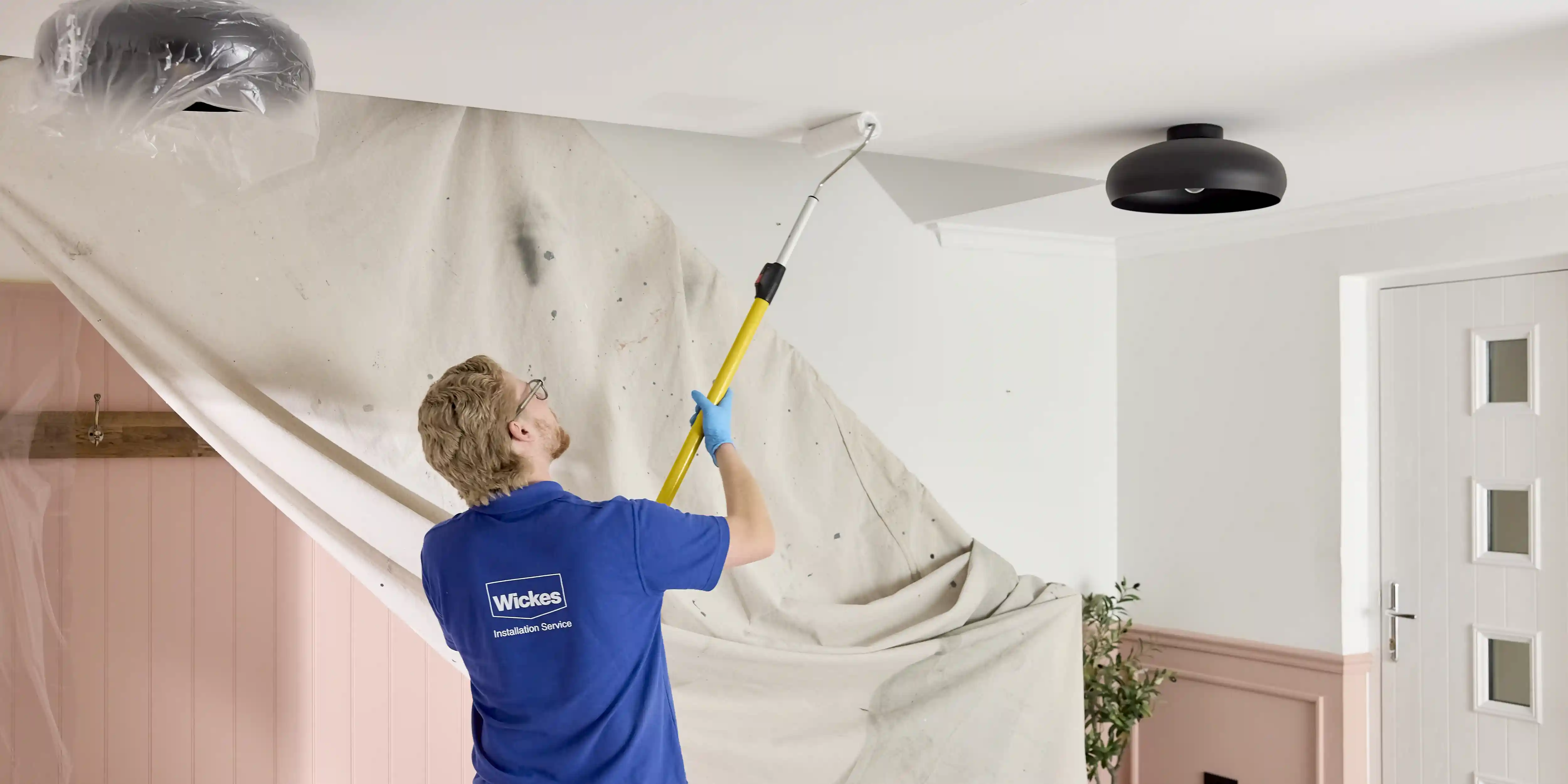 wickes-decorating-painting-ceiling-7a.webp