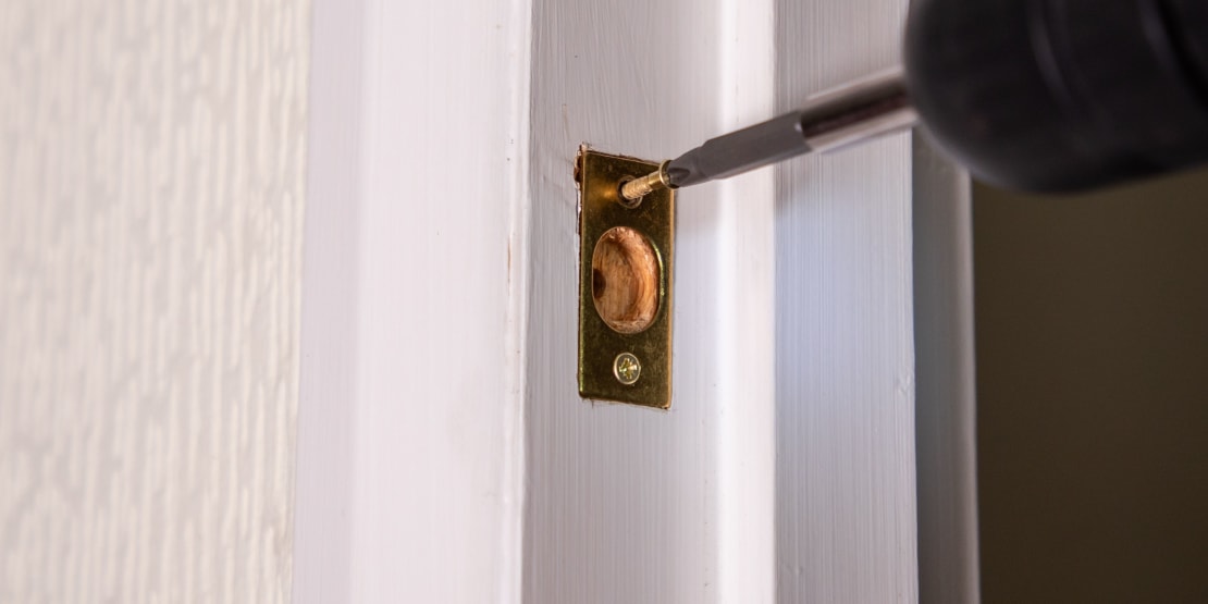 2018-Wickes-How-To-Fit-Door-Locks-Security-Bolt-10.jpg
