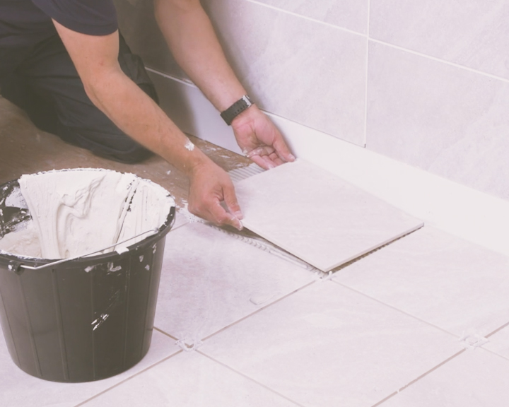 How to Tile a Bathroom Floor | Wickes
