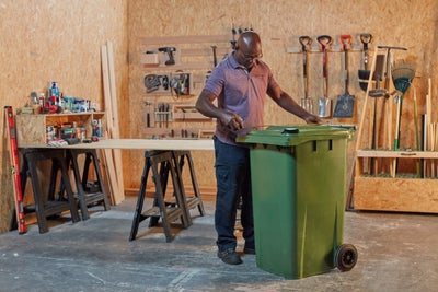 Measuring wheelie bin