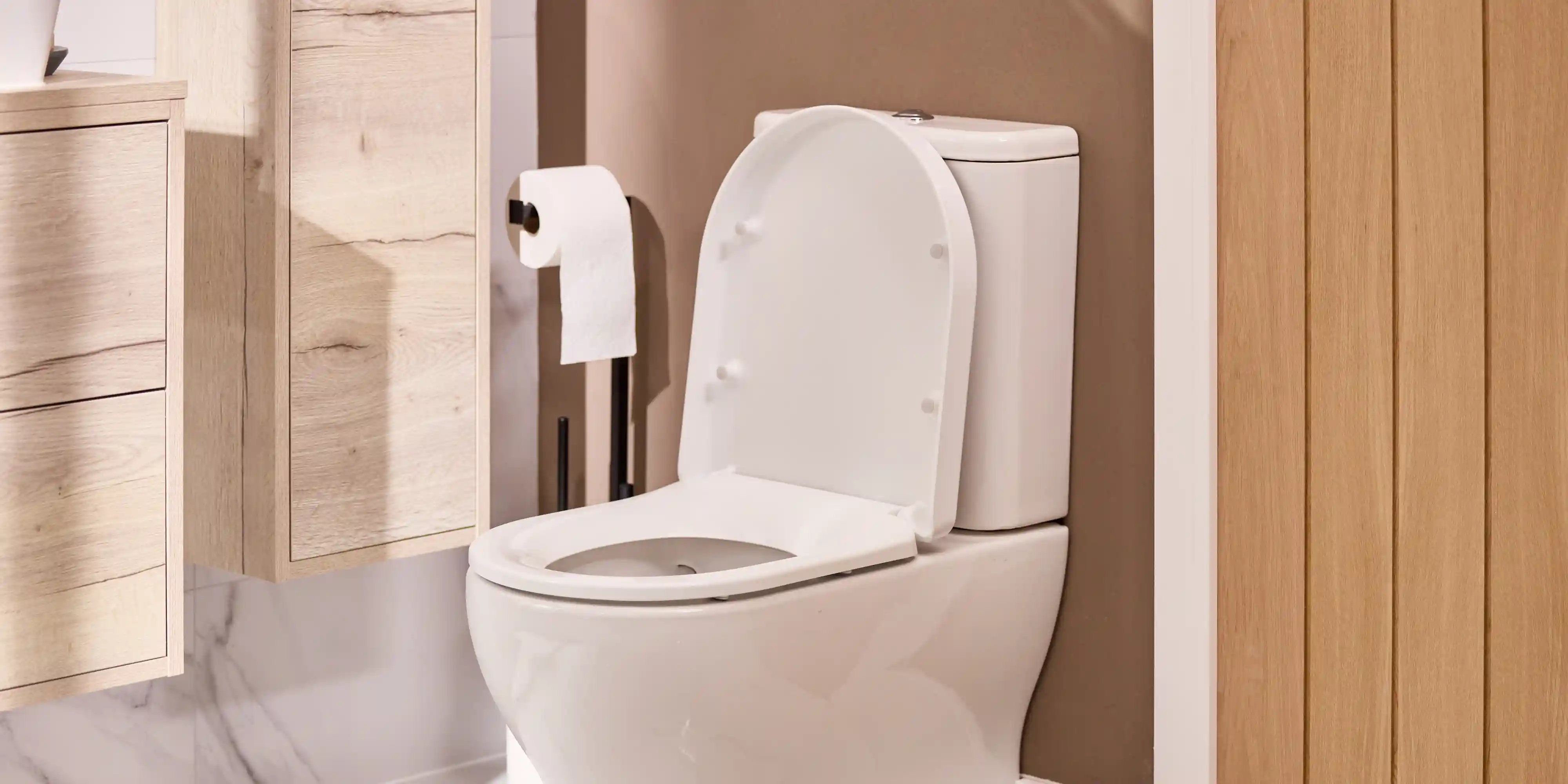 wickes-bathroom-fit-toilet-seat-16.webp