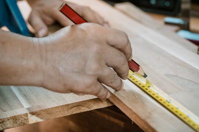 Measure_and_cut_your_wood.jpg