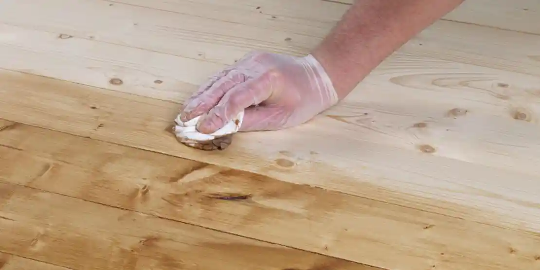 wickes-decorating-how-to-varnish-wood-30.webp