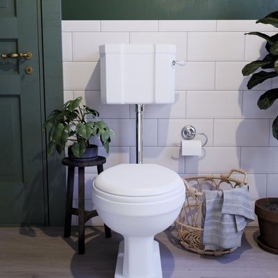 Oxford Traditional Low Level Toilet Pan, Cistern & White Soft Close Seat