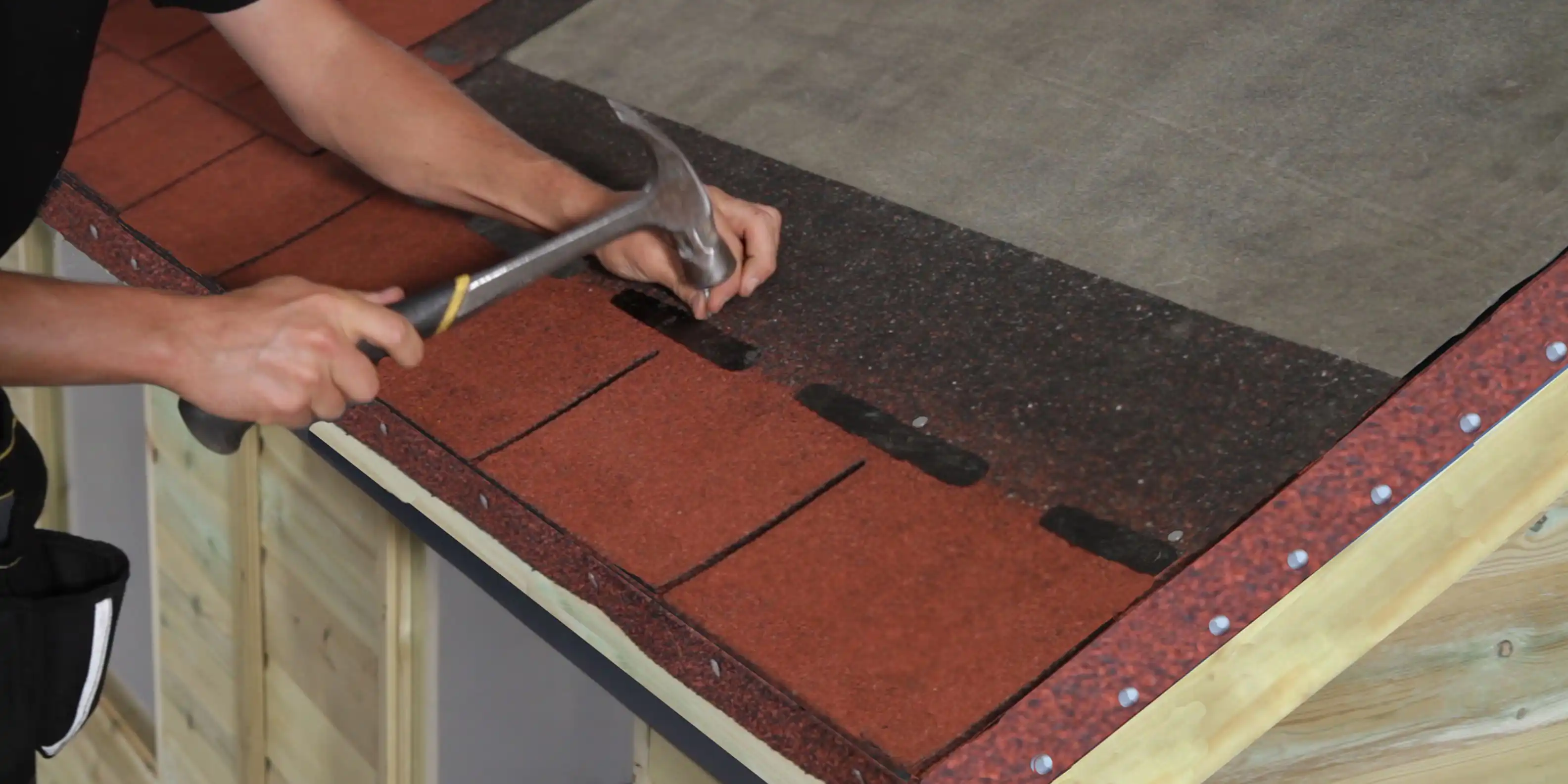 wickes-home-maintenance-fit-roof-shingles-9.webp