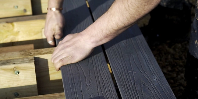 wickes-garden-install-composite-decking-27.webp