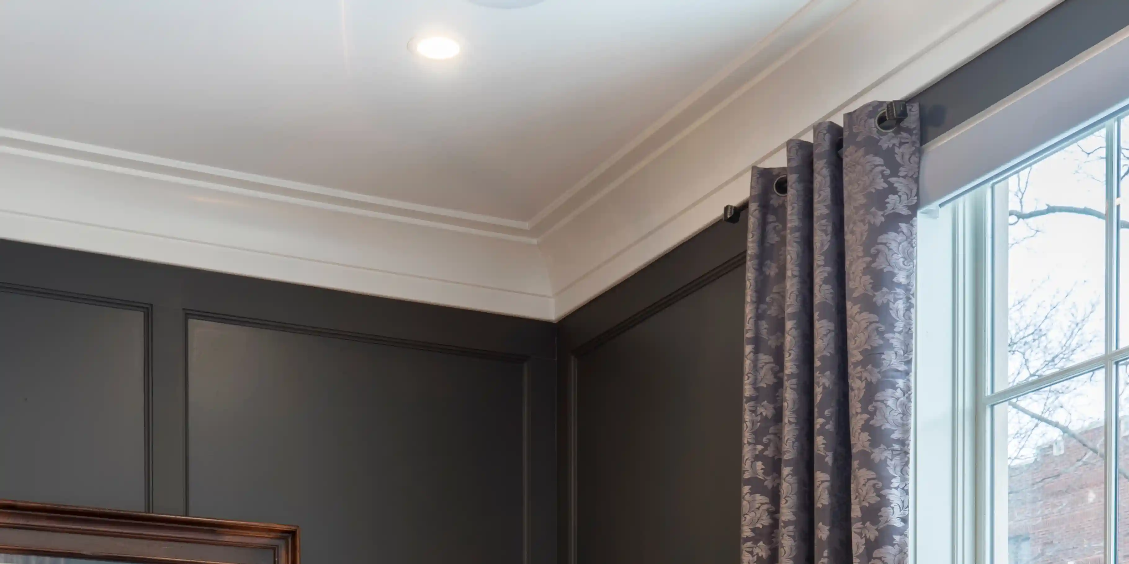 wickes-decorating-painting-ceiling-3.webp