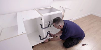2018-Wickes-How-To-install-base-cabinets-5.jpg