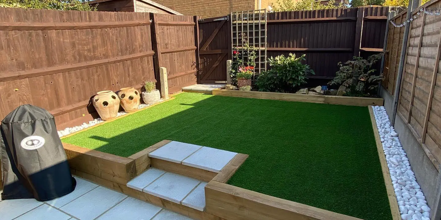 wickes-gardens-install-artificial-grass-21.webp