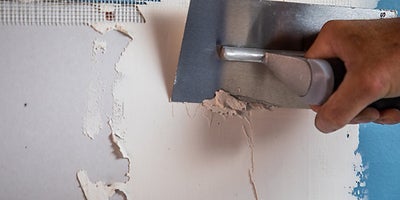 32.How-To-Repair-Walls-Large-Hole-13.jpeg