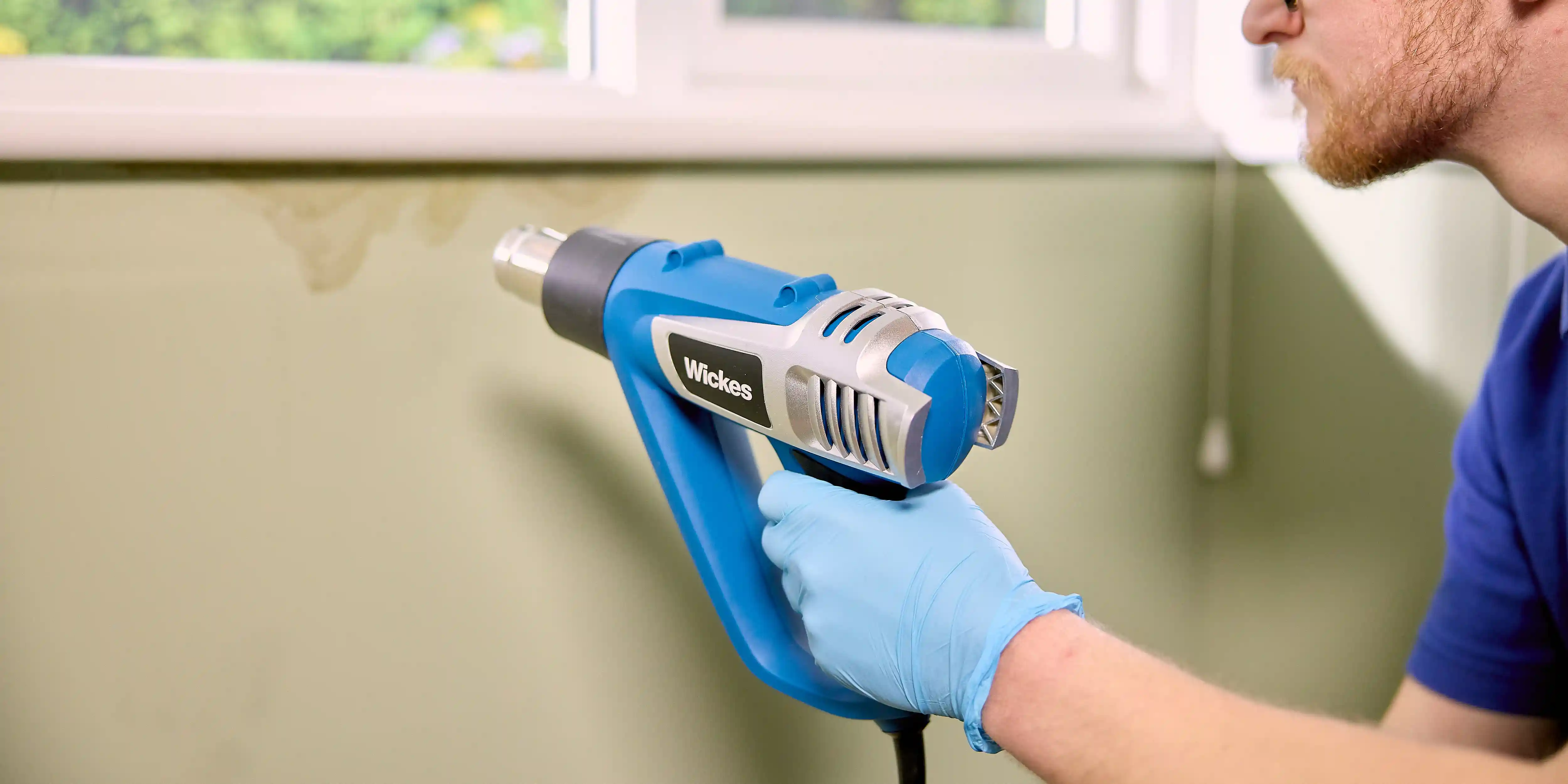 wickes-home-maintenance-treat-damp-wall-25.webp