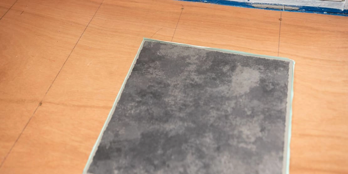 wickes-flooring-how-to-carpet-vinyl-tiles-6.webp