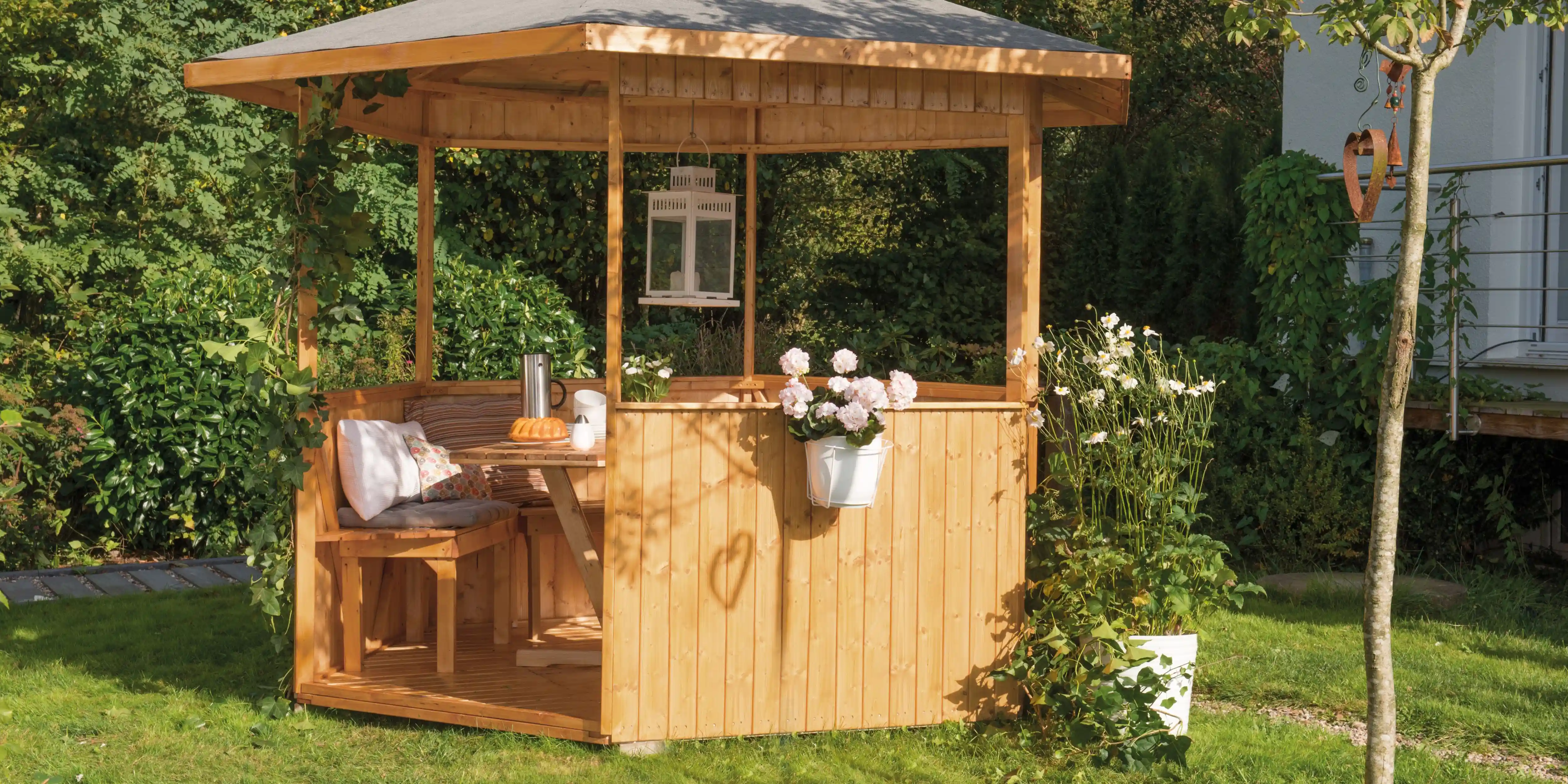 wickes-decorating-how-to-varnish-wood-17.webp