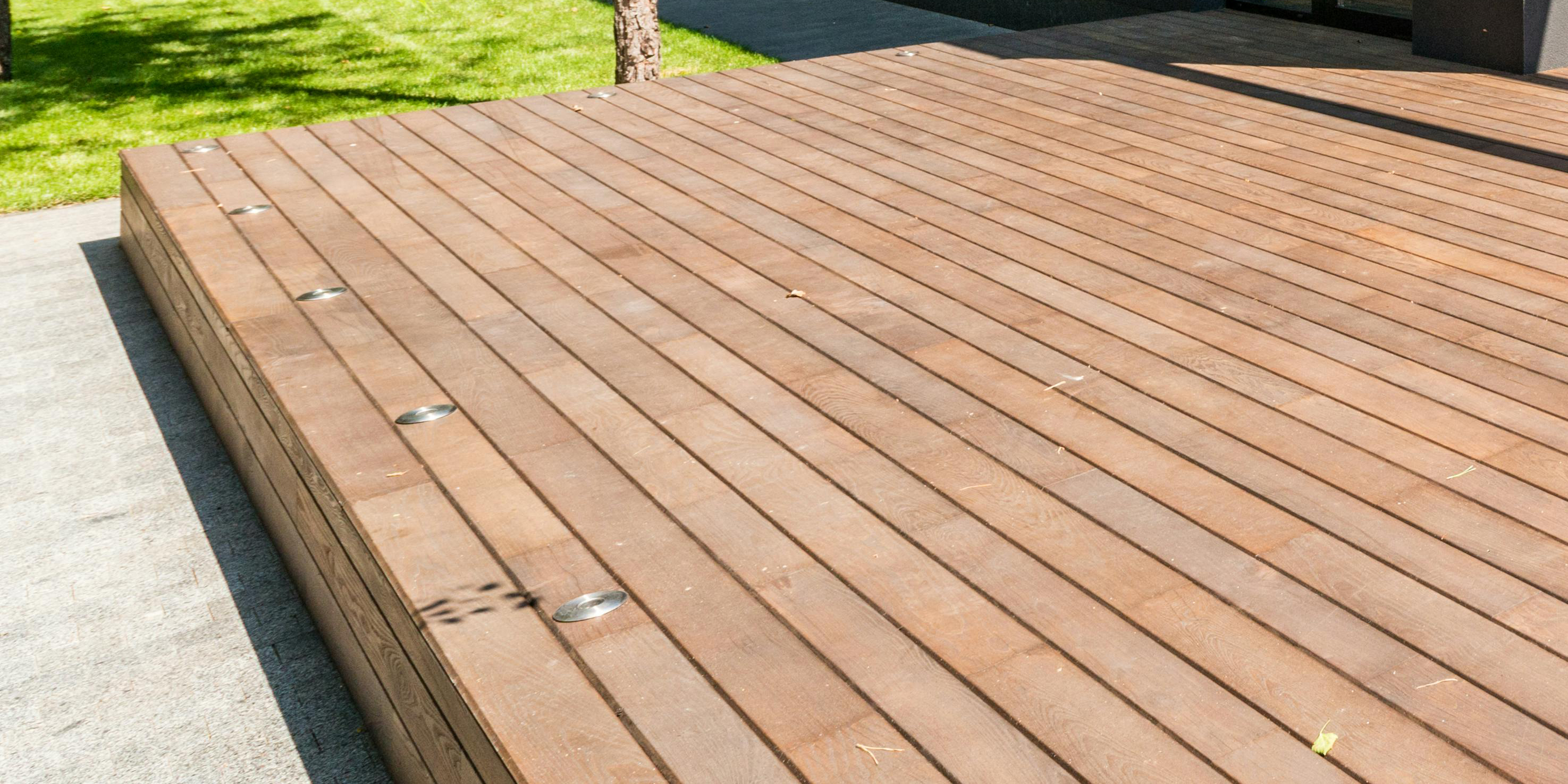 wickes-garden-clean-composite-decking-12.jpg