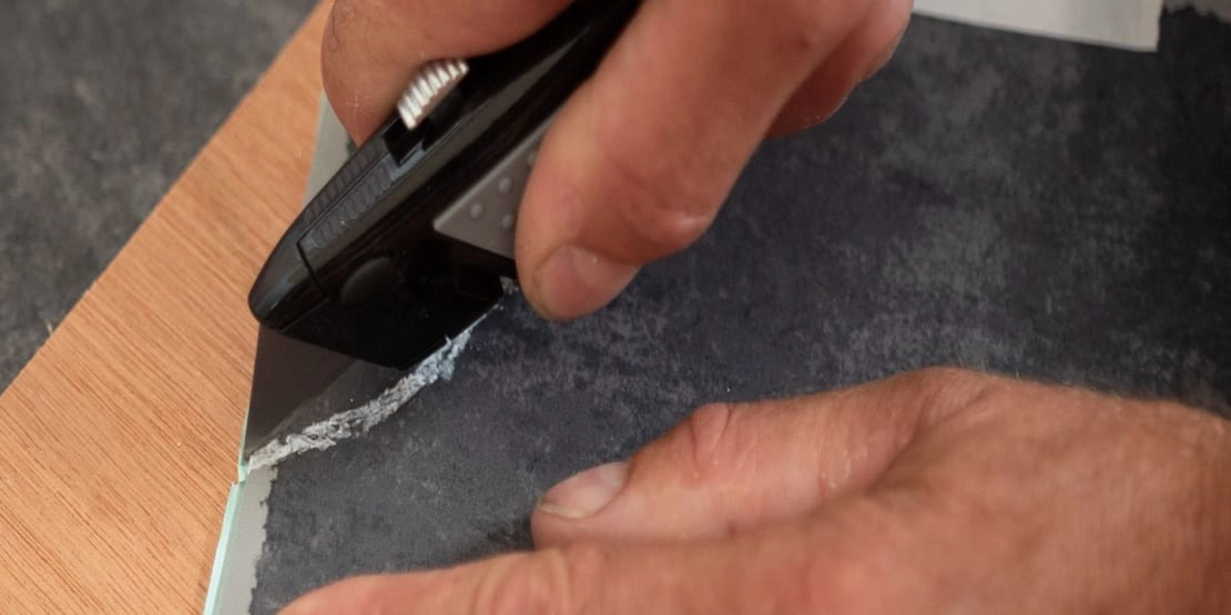wickes-flooring-how-to-carpet-vinyl-tiles-25.webp